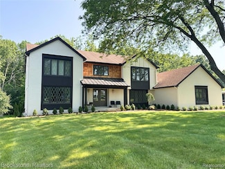 6044 Winged Foot Dr, Grand Blanc, MI 48439