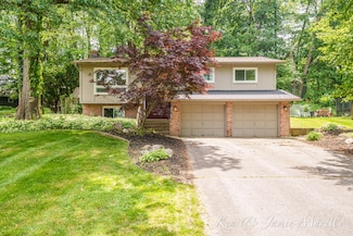 6072 Del Cano Dr SE, Grand Rapids, MI 49546