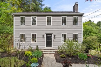 725 South St, Walpole, MA 02081