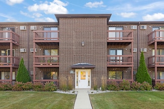1002 Spruce St Unit 2B, Glendale Heights, IL 60139