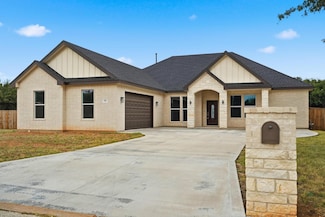 802 Waters Edge Dr, Abilene, TX 79602
