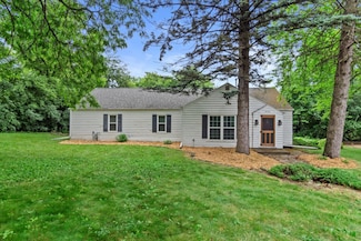 5920 S Racine Ave, New Berlin, WI 53146