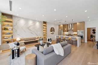 331 London St, San Francisco, CA 94112