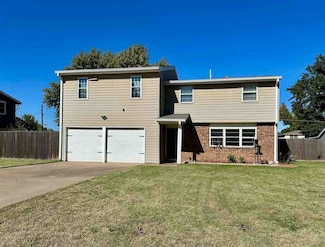 1703 Leslie Ln, Ponca City, OK 74604