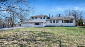 6 Golf Course Rd, Succasunna, NJ 07876