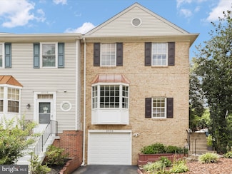 8534 Enochs Dr, Lorton, VA 22079