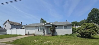 416 2nd Dr NE, New Philadelphia, OH 44663