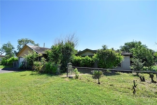 195 W 3rd St, Sebastian, TX 78594