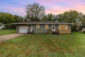 1448 Glynview Trail, Faribault, MN 55021