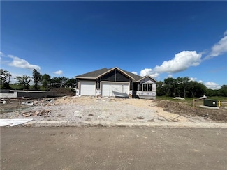 462 Green Dr, Lawson, MO 64062