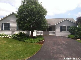 5392 British Open Ln, Camillus, NY 13031