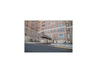 229 Ward Pkwy Unit 1005A, Kansas City, MO 64112