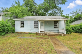 3824 Stuart Dr, Fort Worth, TX 76110
