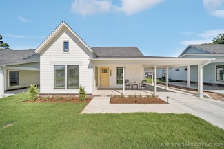 212 S Bluff St Unit A, Catoosa, OK 74015