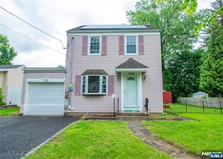 394 Spring Valley Rd, Paramus, NJ 07652