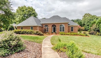 1337 Braeburn Rd NW, Concord, NC 28027