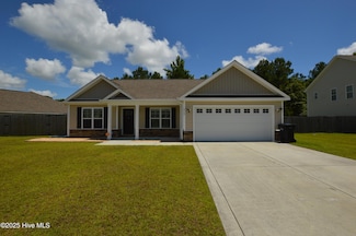 310 Hidden Oaks Dr, Jacksonville, NC 28546