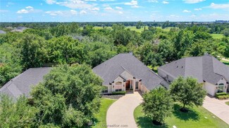 3704 Park Oak Dr, Bryan, TX 77802
