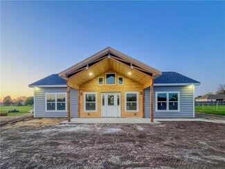 906 Park St, Cherryvale, KS 67335
