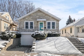 4133 6th St NE, Columbia Heights, MN 55421