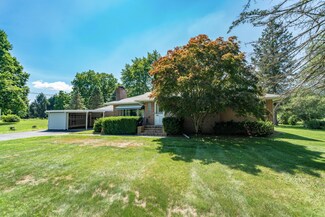 8925 Douglas Ave, Kalamazoo, MI 49009