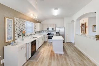 1087 Magnolia Ln, Cedar Hill, TX 75104