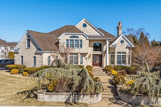 22 Turnberry Ct, Dix Hills, NY 11746