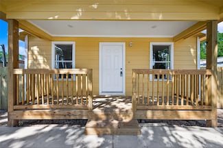 511 E Melville Dr, Crosby, TX 77532