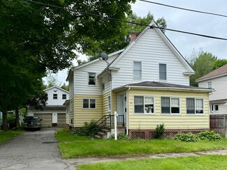 14 Somerset St, Millinocket, ME 04462