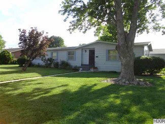 327 N 4th St, Sterling, KS 67579
