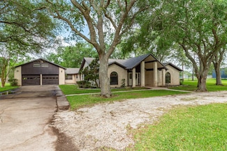 1420 Avenue L, Santa Fe, TX 77510