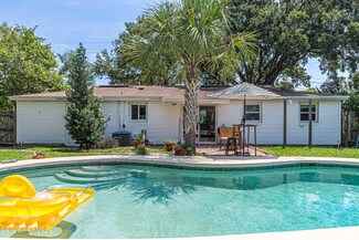 10 Sandra Dr, Jacksonville Beach, FL 32250
