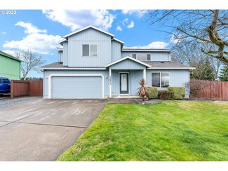 52873 NE 2nd St, Scappoose, OR 97056