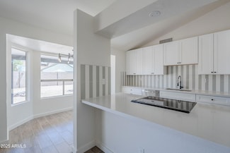 402 W Rosemonte Dr, Phoenix, AZ 85027