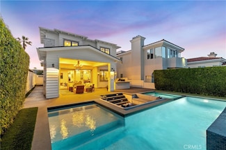 504 S Helberta Ave, Redondo Beach, CA 90277