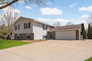 7853 Hallmark Way, Saint Paul, MN 55124