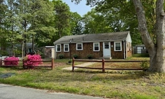19 Sachem Dr, East Falmouth, MA 02536