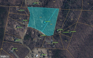 61 Old Farm Ln, Berkeley Springs, WV 25411