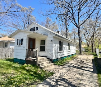 2818 Riordan St, Muskegon, MI 49444