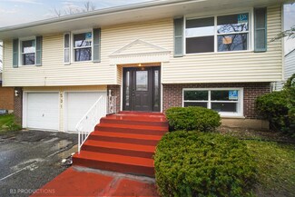 531 Circle Dr, University Park, IL 60484