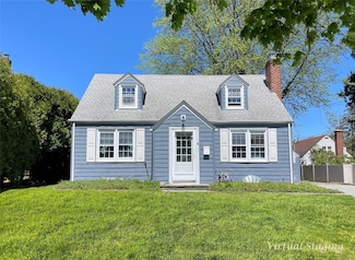 4 Walker Ave, Syosset, NY 11791