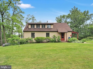 2395 Hilltop Rd, Manheim, PA 17545