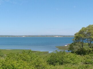 2 Chockers Ln, Chilmark, MA 02535