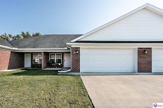 6721 Eagle Wood Dr, Louisville, KY 40272