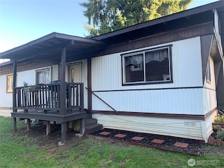818 D St, Vader, WA 98593