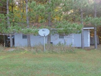 e 1848 Tresness Rd, Iola, WI 54945