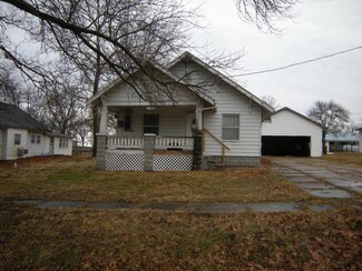 519 W Phipps St, La Plata, MO 63549