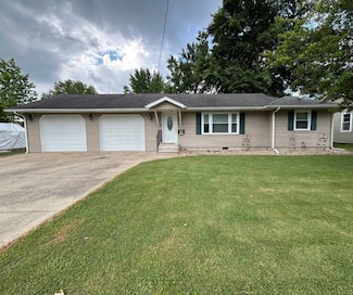 112 W Young Dr, Fairfield, IL 62837