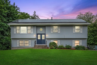 215 Old Haverstraw Rd, Congers, NY 10920