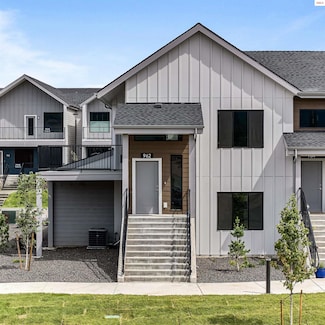 928 E Railroad Ave, Post Falls, ID 83854